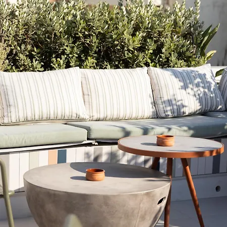 Meros - Athenian Residencies-3